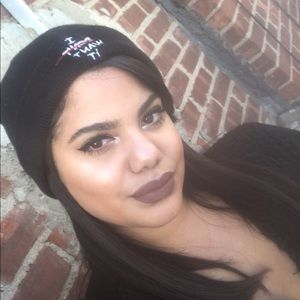 Meet your Posher, Brenda